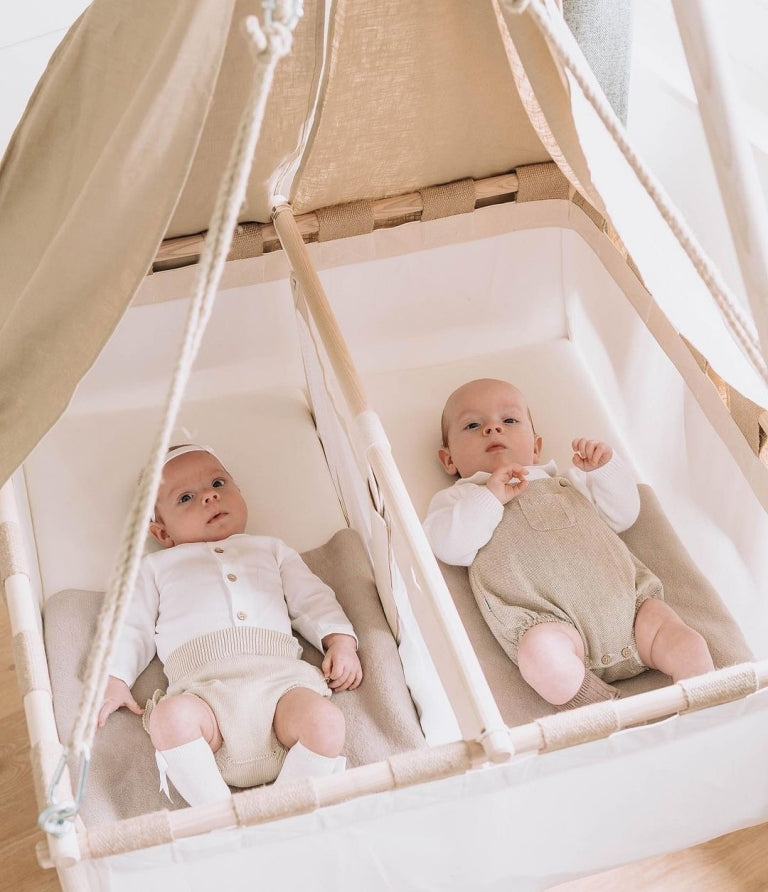 COOL · DREAMS - Lit bébé pour jumeaux Moon Amour (2 berceaux) + kit de  couchage pour 1 lit bébé + kit jumeau pour rejoindre les deux lits :  : Bébé et Puériculture